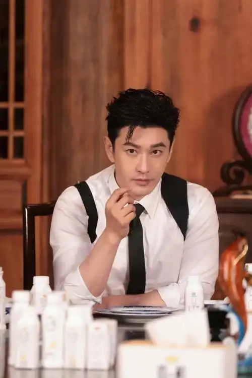 黄晓明最近状态好绝