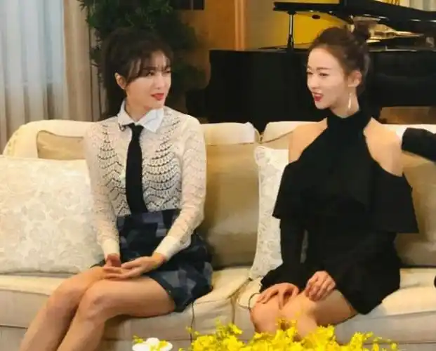 30岁吴谨言和41岁秦岚合影秦岚还是秦岚吴谨言却变味了