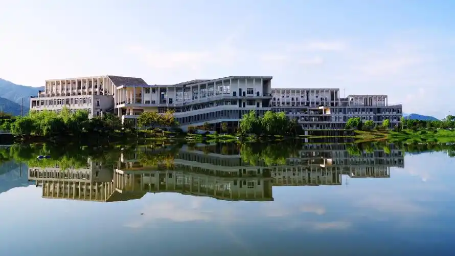 大学这趟列车,还是要到终点站了