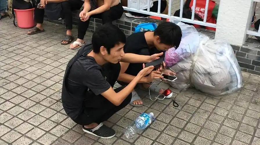 回顾混日结住网吧摆烂到底的三和大神如今去了哪里