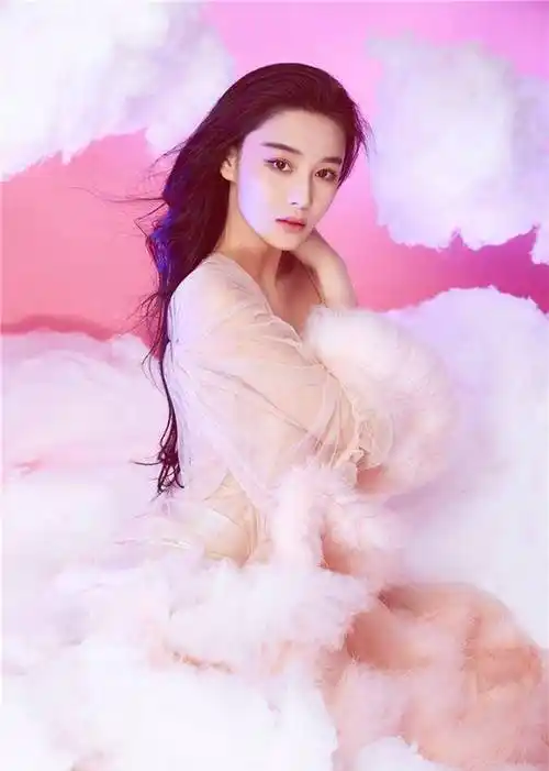 张馨予裙装写真,s型身材一览无余,娇艳妩媚诱惑 网友:第一时尚美人