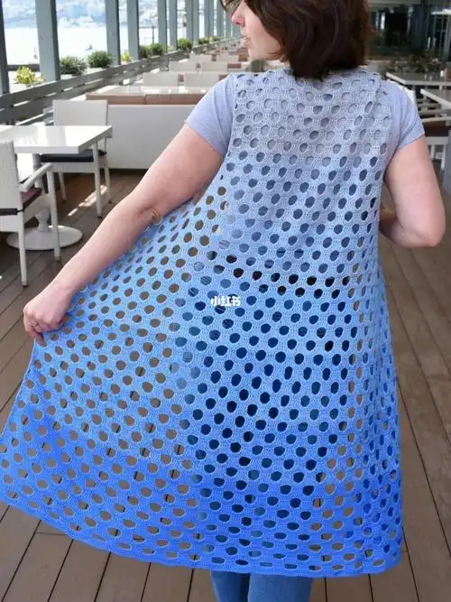 手工编织钩针洞洞无袖开衫图解