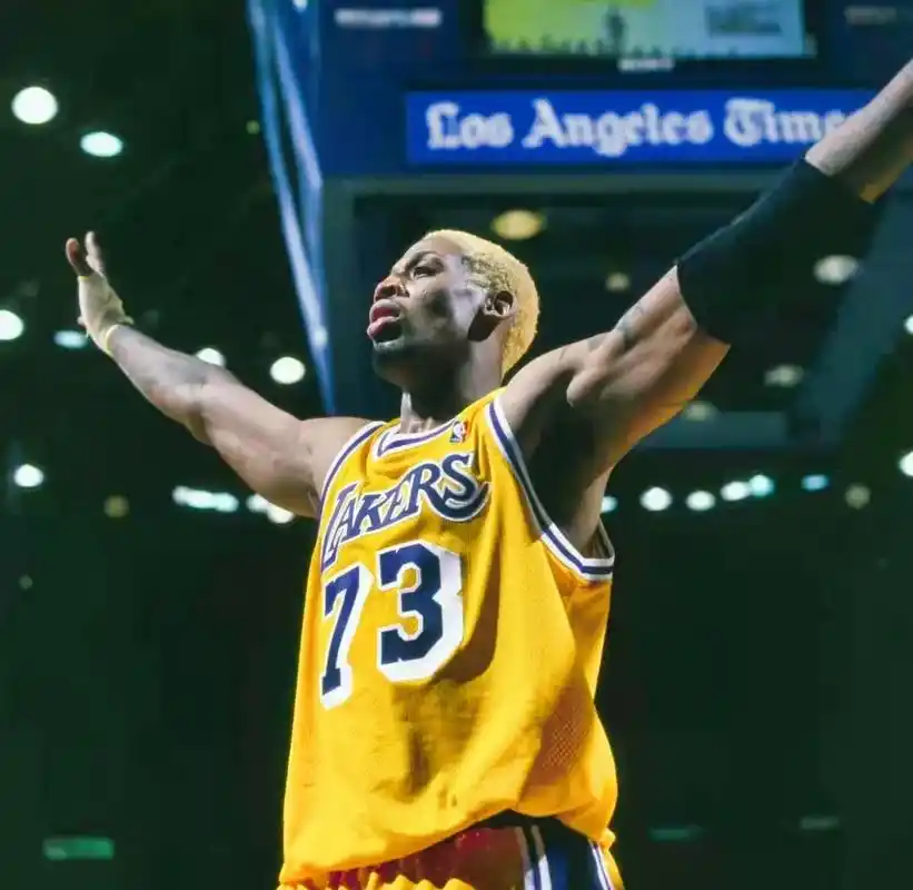 篮球 #篮球壁纸 #罗德曼  - 抖音