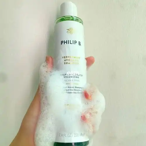 这两天用了这款philipb薄荷鳄梨洗发水～并没有觉得很惊艳的感觉～挤
