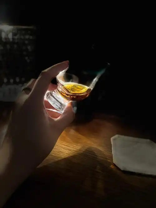 威士忌喝酒笔记拉弗格199823年樽享