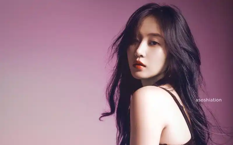 181004yuri权俞利首张solo专辑thefirstsceneshowcase舞台