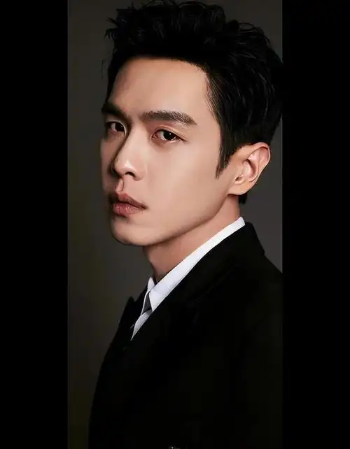 而这位备受瞩目的演员,张若昀,也不例外.