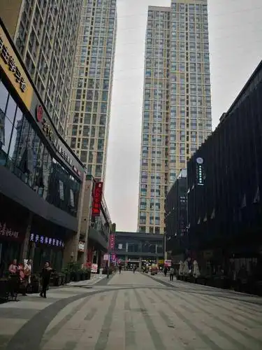 蓝润置地广场-"天府新区的一个广场,就在华府大道地铁a口.