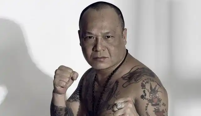 吴志雄是铜锣湾大哥吗曾经的大佬如今沦为陪酒被打