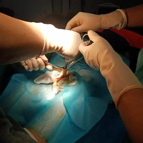 以下为高沙辰和医院手术图片