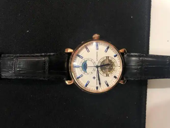 【江诗丹顿手表】手表专家在吗?请问这边是真的还是假的呢?