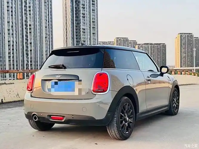 新到21年上牌宝马mini,1.5tcooper经典派,配置