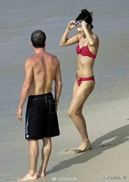 章子怡经典泳装照