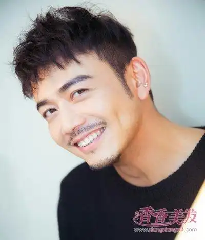 以小脸唯美的时代胖脸已out  胖脸男生少不了这些瘦脸短发发型