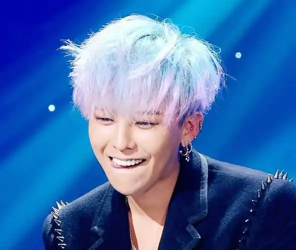 权志龙这发型叫什么名字