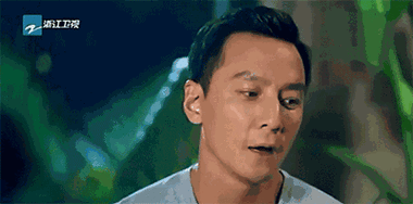 男神吴彦祖被带到无人村,开挖掘机,做苦力……31天后,所有人都被改造