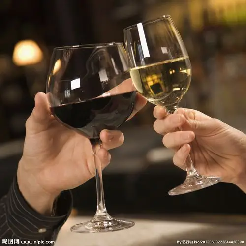 干杯摄影图__饮料酒水_餐饮美食_摄影图库_昵图网nipic.com