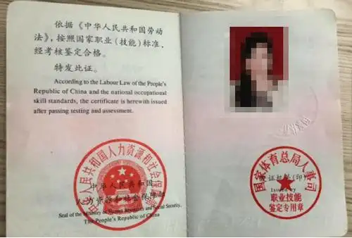 游泳场所该如何正确选择——六个要点教你选择正规的游泳场所_救生