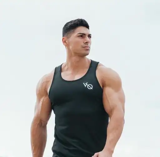 24岁英国健身网红,钢筋铁骨,霸气肌肉,用了7年打造这完美身材