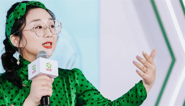 脱口秀女戴眼镜胖胖的叫什么