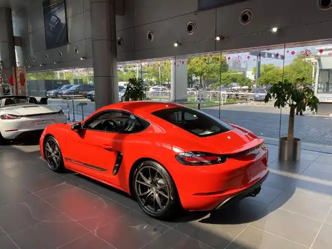 保时捷718caymant熔岩橙这颜色太棒了