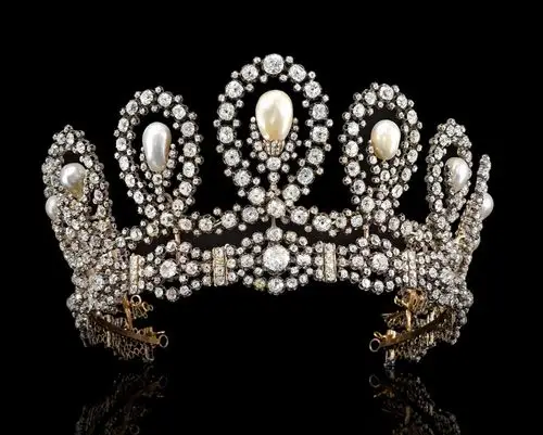 拍卖西班牙王后mariavittoria珍珠王冠将亮相sothebys日内瓦珠宝拍卖