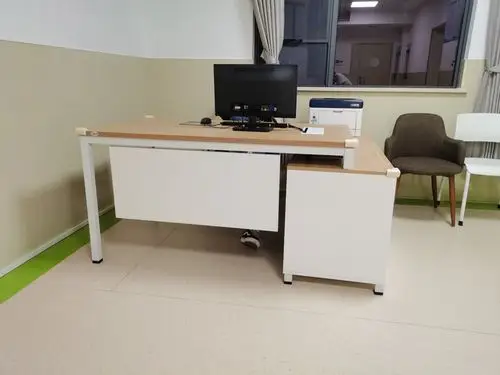 医师办公室的新面貌,比之前显得高大上很多