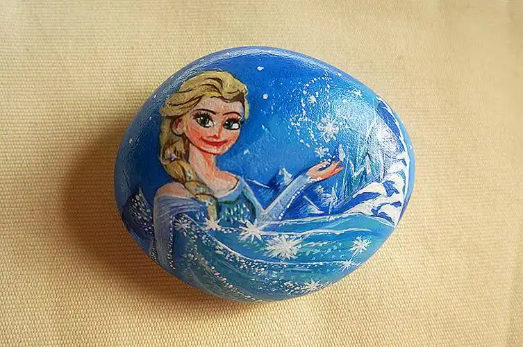 手绘石头—冰雪奇缘安娜和艾莎(私人订制)