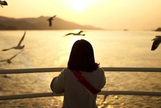 心理测试:选一个你认为最孤独的背影,测你有没有抑郁症