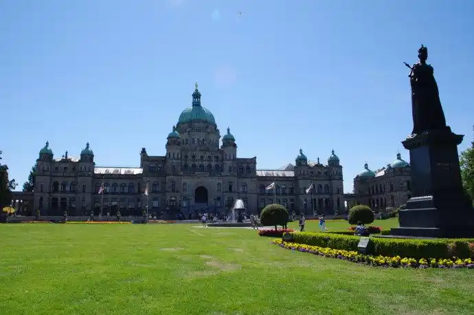 申请加拿大维多利亚大学 怎能不知它的八大优势!