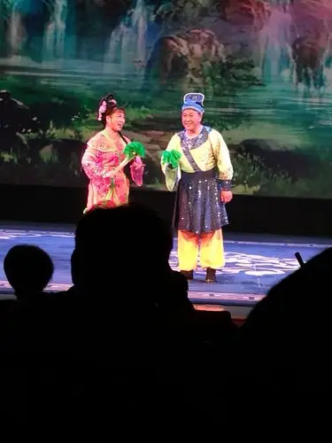 宁舍一顿饭,不舍二人转