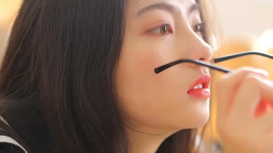 美女 清纯 可爱 治愈 美女模特壁纸锁屏壁纸图片_动态桌面壁纸图片