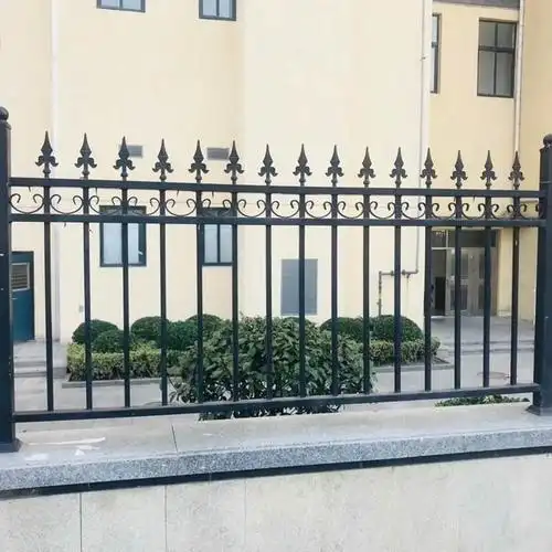 方管围墙铁栅栏 锌钢防护栏高度 迈尚厂家供应图片