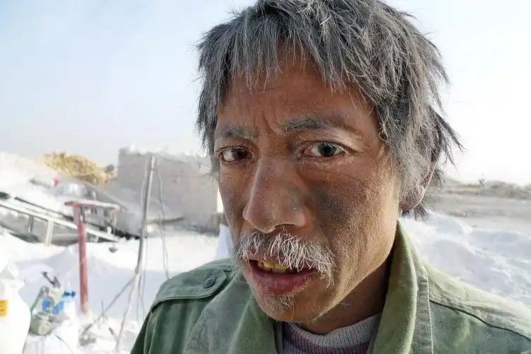 四川一收养所将数十名智障者卖到新疆当包身工