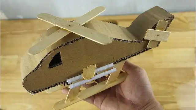 用硬纸板制作的直升飞机,还加入电池电机!
