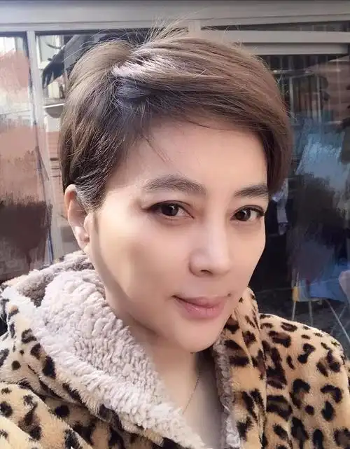 59岁李玲玉:2段婚姻,21岁嫁初恋,34岁嫁富商,如今过得还好吗