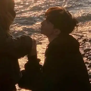 由美头网整理发布,情侣头像频道提供更多与日落,夕阳,晚霞相关的头像