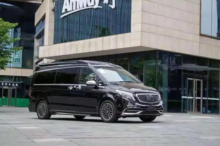 2021新款奔驰v260l商务车傲旋大白鲨实拍体验测评