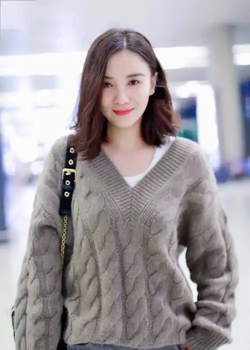 原创大地色小宋佳上线啦这低调的一身养眼度却不输小花