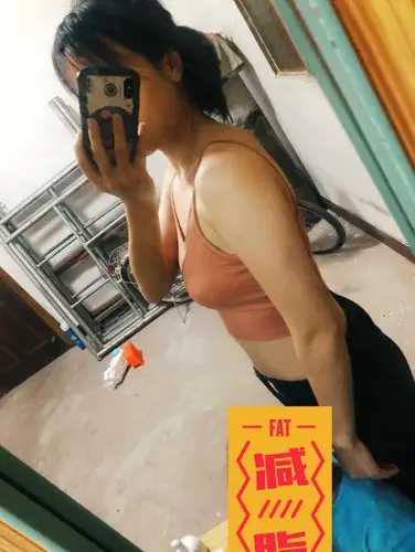 手臂真的太粗了,好难过