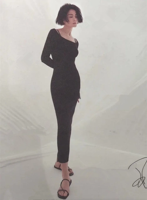 王菲代言内衣曝光宣传照51岁大秀水蛇腰难怪谢霆锋深爱至今