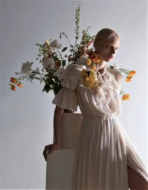 夏日的忧郁-《 vogue》杂志中国版,赋予诗意的女性风格