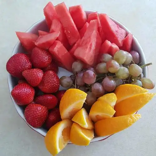 水果拼盘,橙子,西瓜,葡萄,草莓