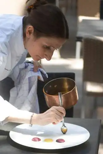 法国唯一摘得米其林三星的女厨师anne-sophie pic