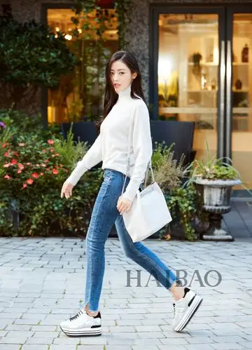 明星运动鞋街拍图片_中国男明星冬装街拍图片