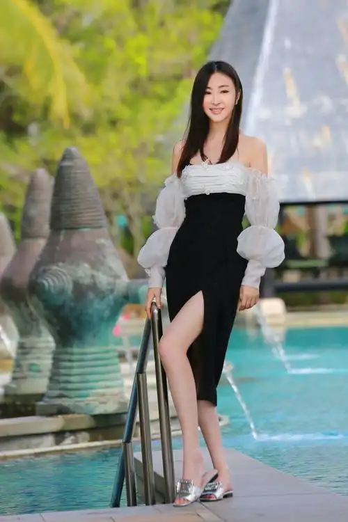 演员林静最新写真曝光开启度假模式庆镜双城完美收官