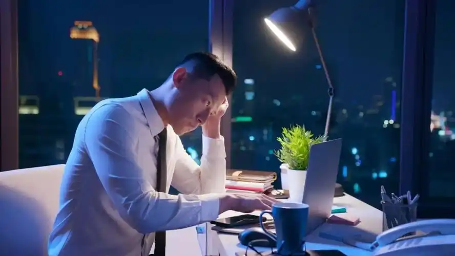 平时加班工资怎么算新劳动法主动辞职赔偿