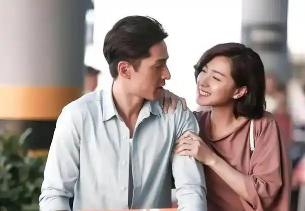 《县委大院》中,胡歌和万茜"狂撒糖",中年夫妻也能这么甜