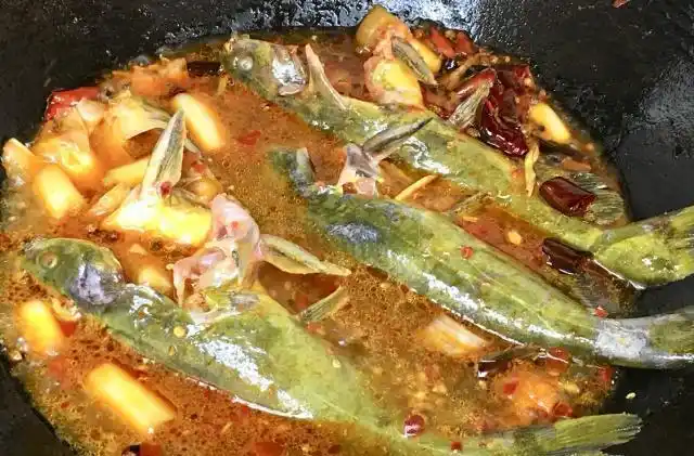 黄辣丁用这种烹饪方法制作,香辣鲜嫩,完全可以和饭店的相媲美