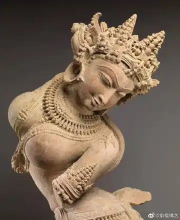 旃檀君:世界艺术药叉女的妖娆身姿 | 大都会博物馆藏#遇见艺术##雕塑